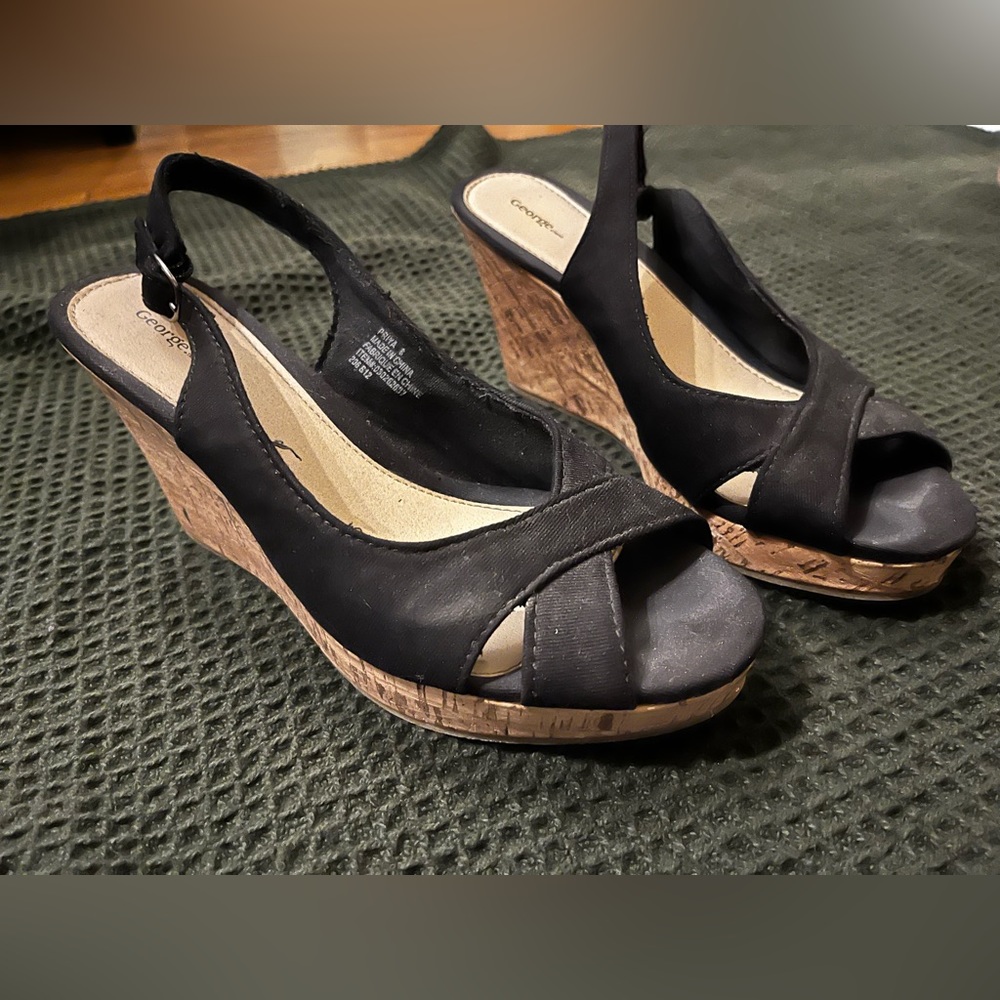George | Size 8 Black Wedges